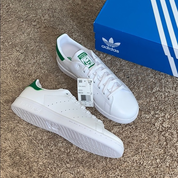 NEW Adidas Stan Smiths - Picture 2 of 5